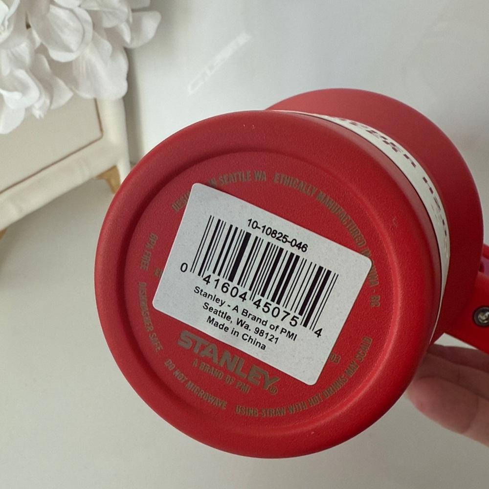 Stanley Valentine heart Red Tumbler - Picture 2 of 4